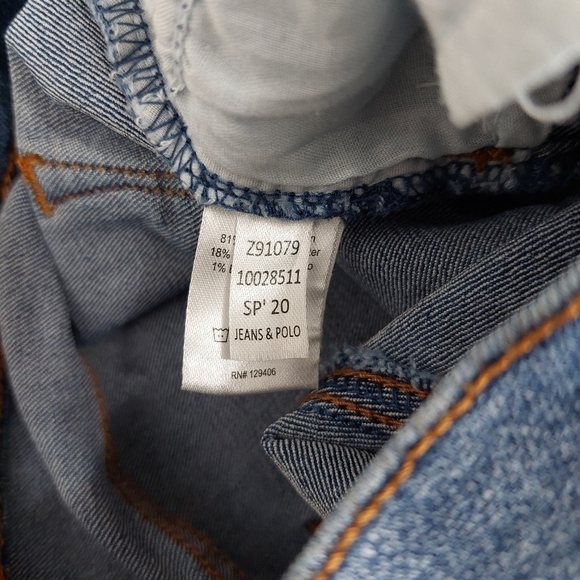 Venus High Rise Distressed Frayed Cropped Medium Wash Blue Denim Jeans Size 4. - Picture 9 of 9